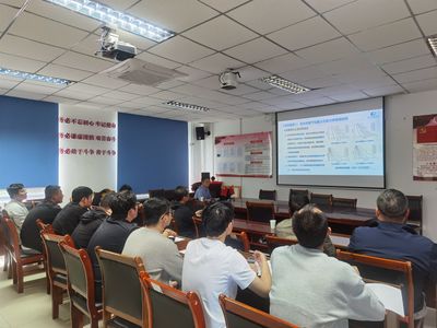 水土學(xué)院邀請長江科學(xué)院水利部巖土力學(xué)與工程重點(diǎn)實(shí)驗(yàn)室土工所副總工程師、碩士生導(dǎo)師江洎洧來院開展學(xué)術(shù)報(bào)告